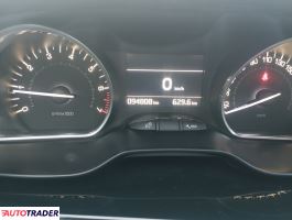 Peugeot 2008 2015 1.2 110 KM