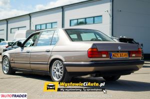 BMW 750 1989 5.0 300 KM