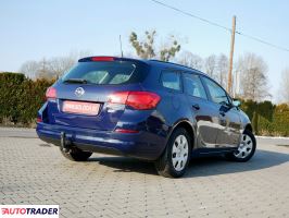 Opel Astra 2011 1.4 100 KM