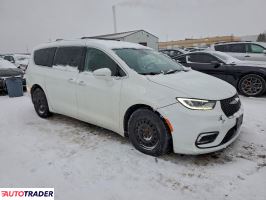 Chrysler Pacifica 2021 3