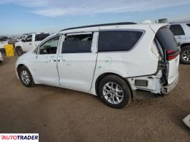 Chrysler Pacifica 2022 3