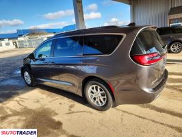 Chrysler Pacifica 2022 3