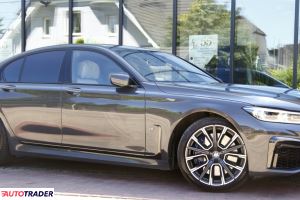 BMW 750 2019 3.0 400 KM