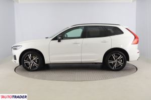 Volvo XC60 2021 2.0 194 KM