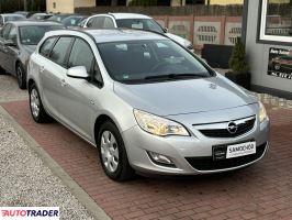 Opel Astra 2011 1.4 100 KM