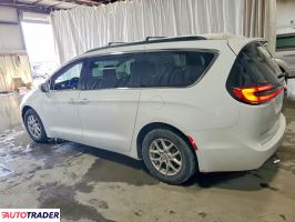 Chrysler Pacifica 2022 3