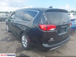 Chrysler Pacifica 2019 3