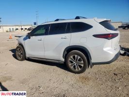 Toyota Highlander 2022 3