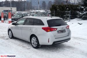 Toyota Auris 2014 1.4 90 KM