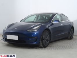 Tesla Model 3 2020 434 KM