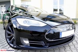 Tesla Model S 2014 387 KM