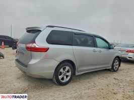 Toyota Sienna 2019 3