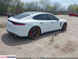 Porsche Panamera 2019 4