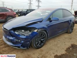 Tesla Model X - zobacz ofertę