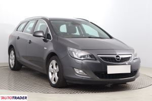 Opel Astra 2011 1.4 138 KM