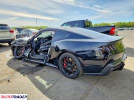 Ford Mustang 2025 5