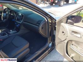 Chrysler 300C 2023 3