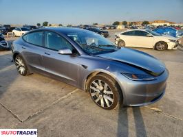 Tesla Model 3 2025