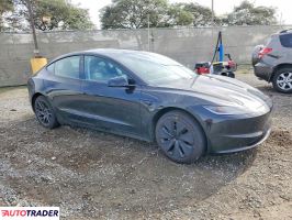 Tesla Model 3 2025