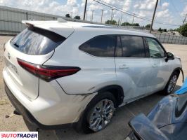 Toyota Highlander 2021 3