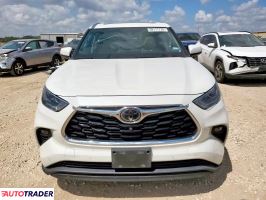 Toyota Highlander 2020 3