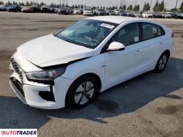 Hyundai IONIQ Hybrid 2020 1