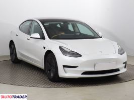 Tesla Model 3 - zobacz ofertę