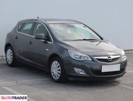 Opel Astra 2011 1.7 108 KM