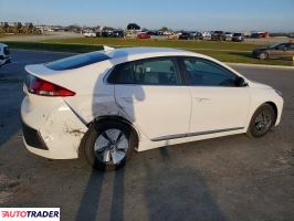 Hyundai IONIQ Hybrid 2022 1