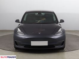 Tesla Model 3 2021 434 KM