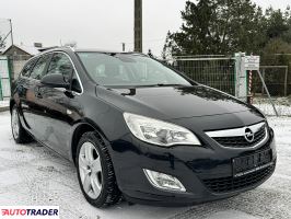 Opel Astra 2012 1.4 101 KM