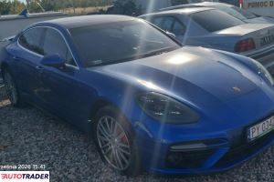Porsche Panamera 2016 4.0 549 KM
