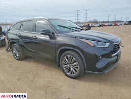 Toyota Highlander 2021 3