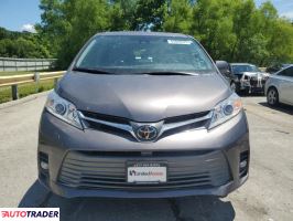 Toyota Sienna 2019 3