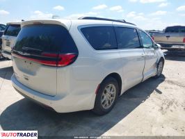 Chrysler Pacifica 2022 3