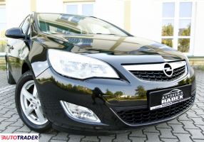 Opel Astra 2011 1.4 101 KM