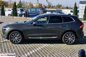 Volvo XC60 2021 2.0 197 KM