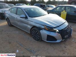 Nissan Altima - zobacz ofertę