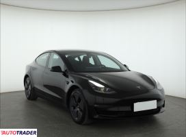 Tesla Model 3 2021 434 KM