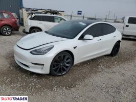 Tesla Model 3 - zobacz ofertę
