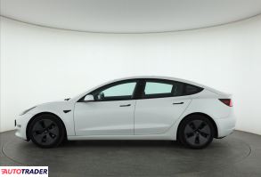 Tesla Model 3 2021 434 KM