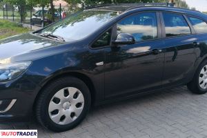 Opel Astra 2015 1.6 110 KM