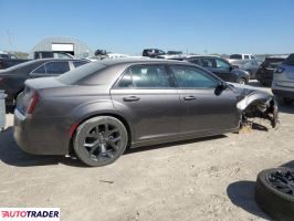 Chrysler 300C 2021 3