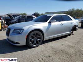 Chrysler 300C 2021 3