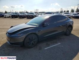 Tesla Model 3 - zobacz ofertę