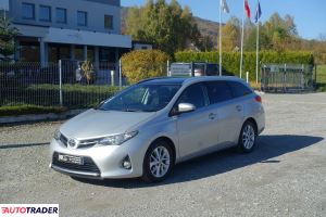 Toyota Auris 2014 1.4 90 KM Toyota Auris 2014 1.4 90 KM
