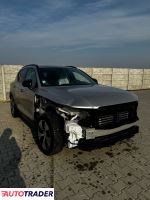 Volvo XC40 2023 1.5 211 KM