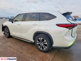 Toyota Highlander 2021 3