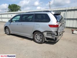 Toyota Sienna 2019 3