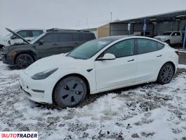 Tesla Model 3 - zobacz ofertę